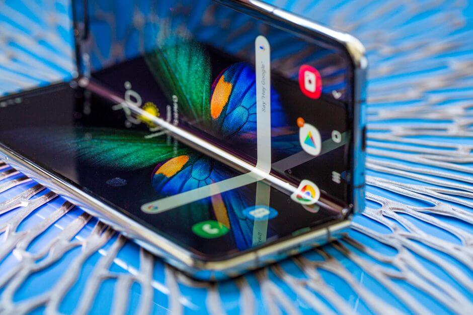 Samsung Galaxy Fold - Official Guide Video - Reviews & Guides