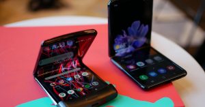 Motorola Razr vs Samsung Galaxy Z Flip - Reviews & Guides