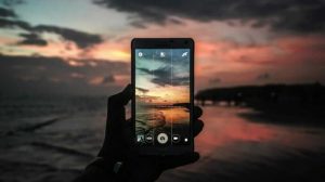Top 10 Best Smartphones for Vlogging in 2020 - Reviews & Guides