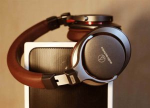 7 Best Wireless Bluetooth Headphones to Buy in 2022 | TechDetects