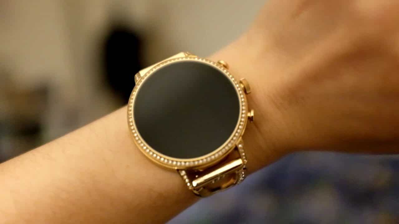 Top 5 Best Smartwatches for Women to buy in 2022 Reviews & Guide